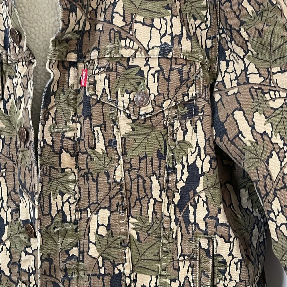 ☀️Sale☀️ Supreme x Levi’s Bark Camo Sherpa Trucker Jacket FW 2013 size large - Picture 2 of 10